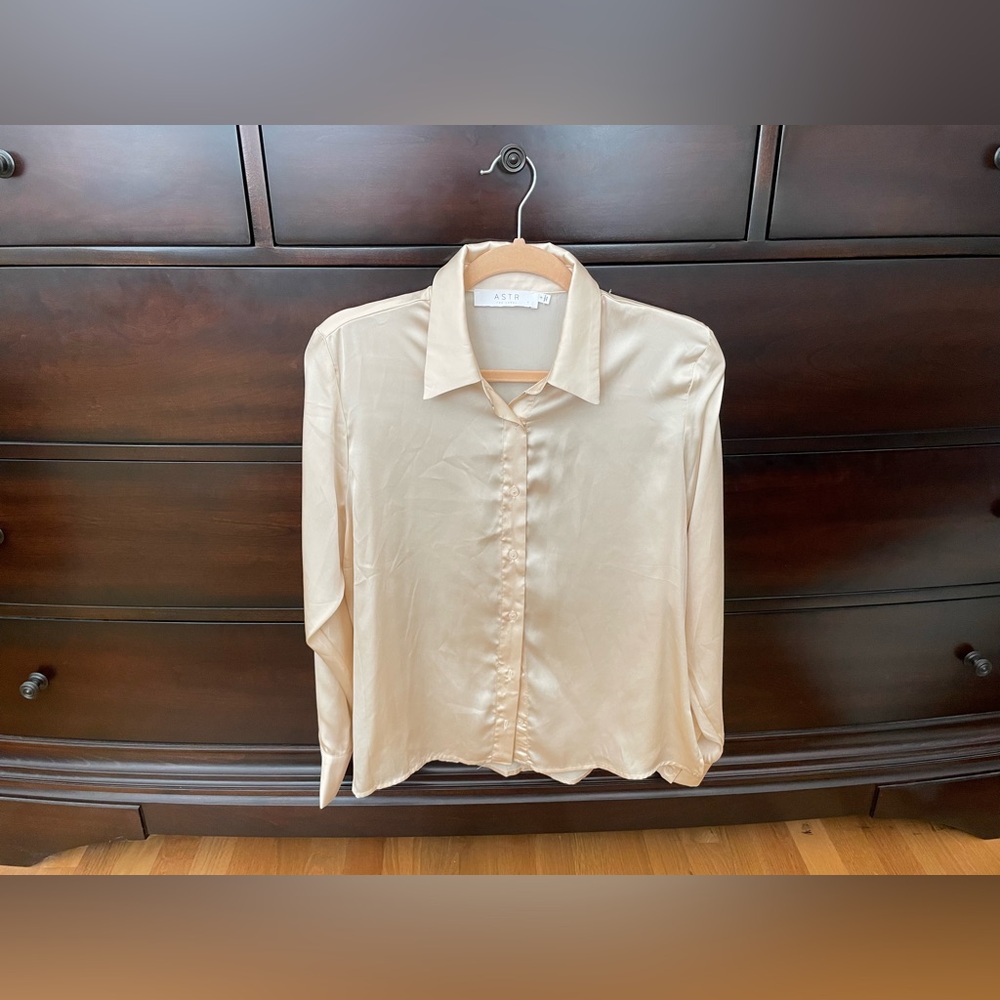 NWOT ASTR The Label Cream Satin Blouse